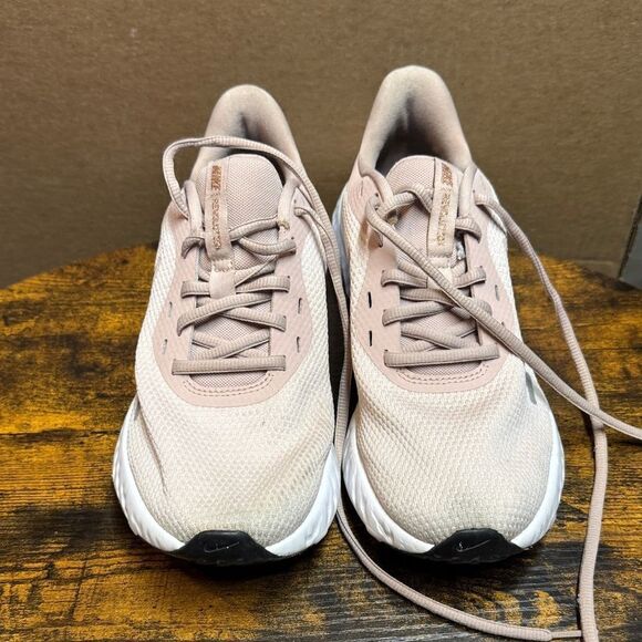 Nike Revolution 5 Barely Rose Running Sneakers BQ3207-600 Women's Size US 8 - Picture 1 of 9